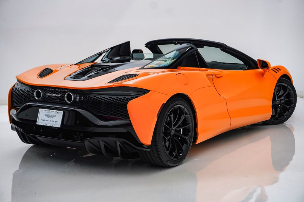 Used 2026 McLaren Artura Spider RWD image 14