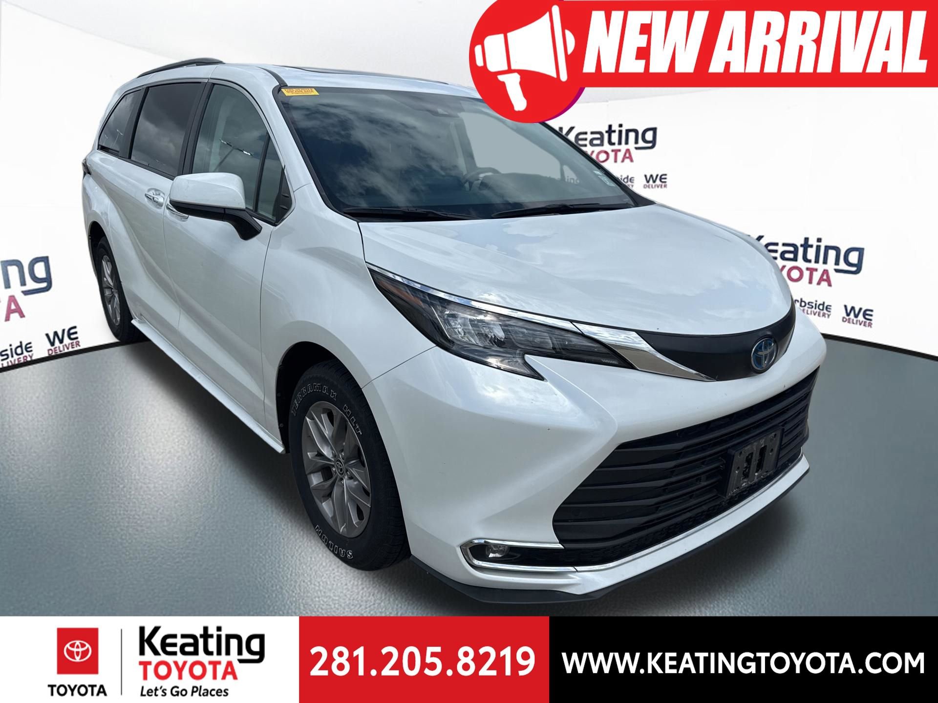 Used 2024 Toyota Sienna XLE image 1