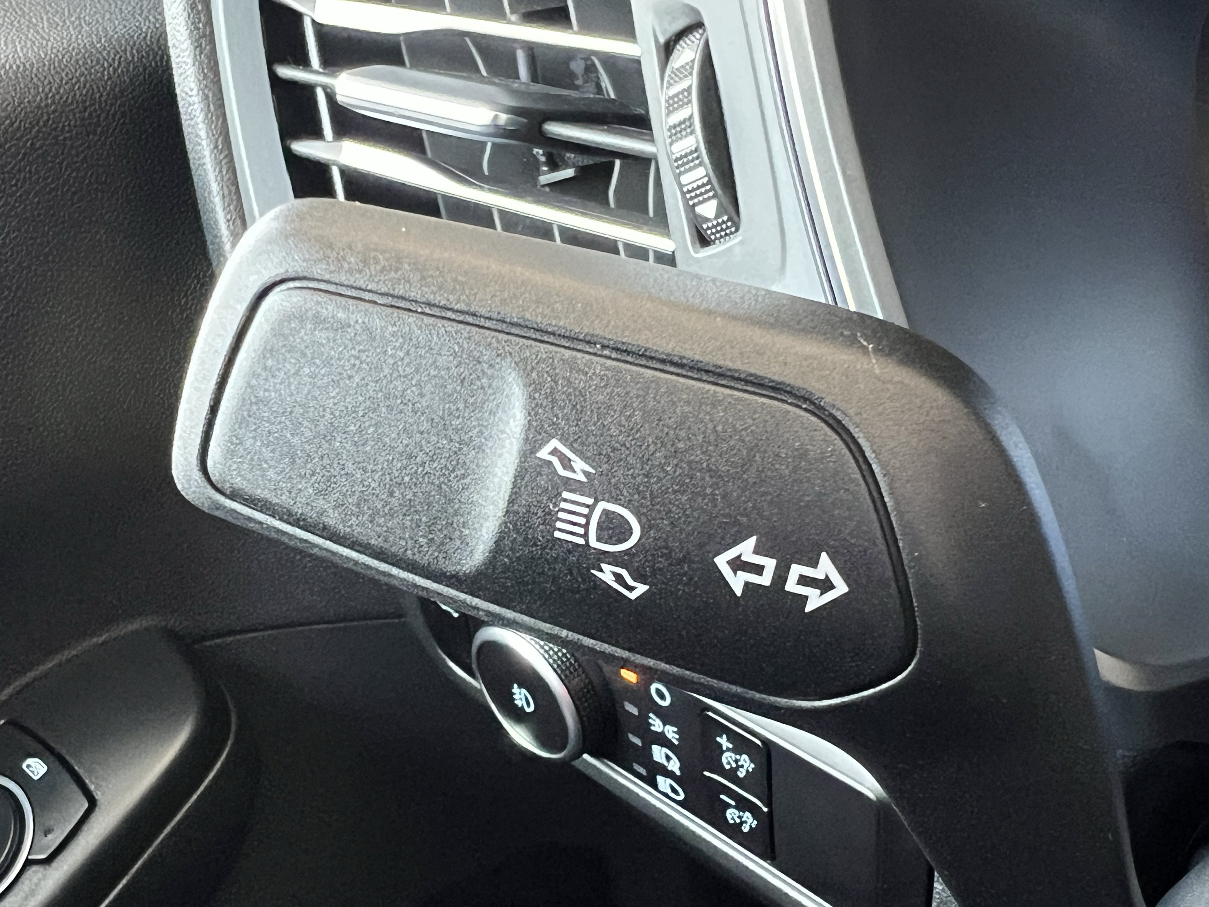 Used 2023 Ford Escape Platinum w/ Premium Technology Package AWD/4WD image 32