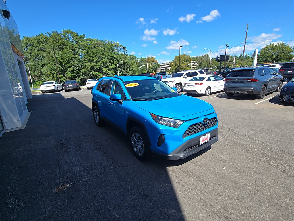 Certified 2021 Toyota RAV4 LE AWD/4WD image 3