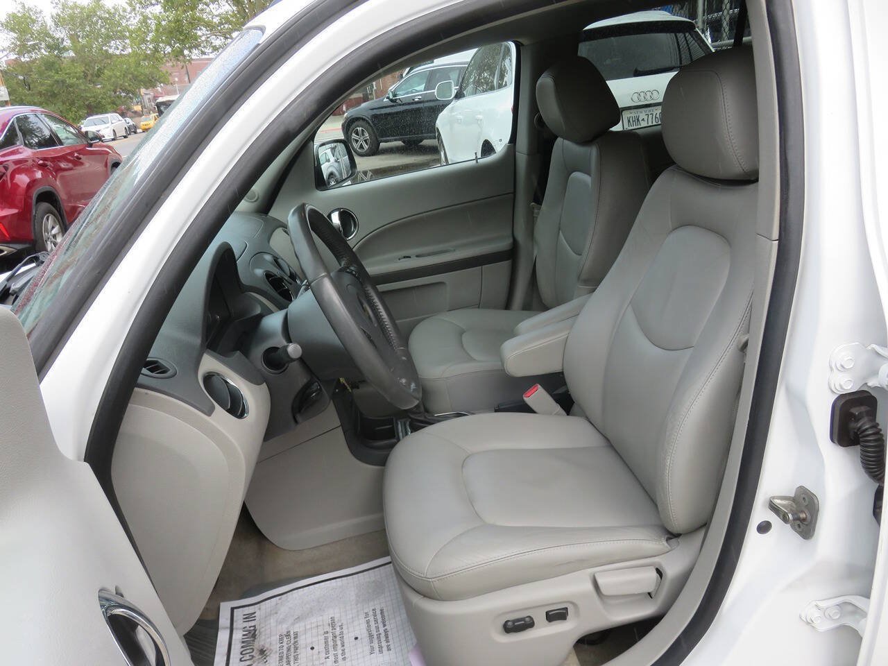 Used 2011 Chevrolet HHR LT FWD image 10