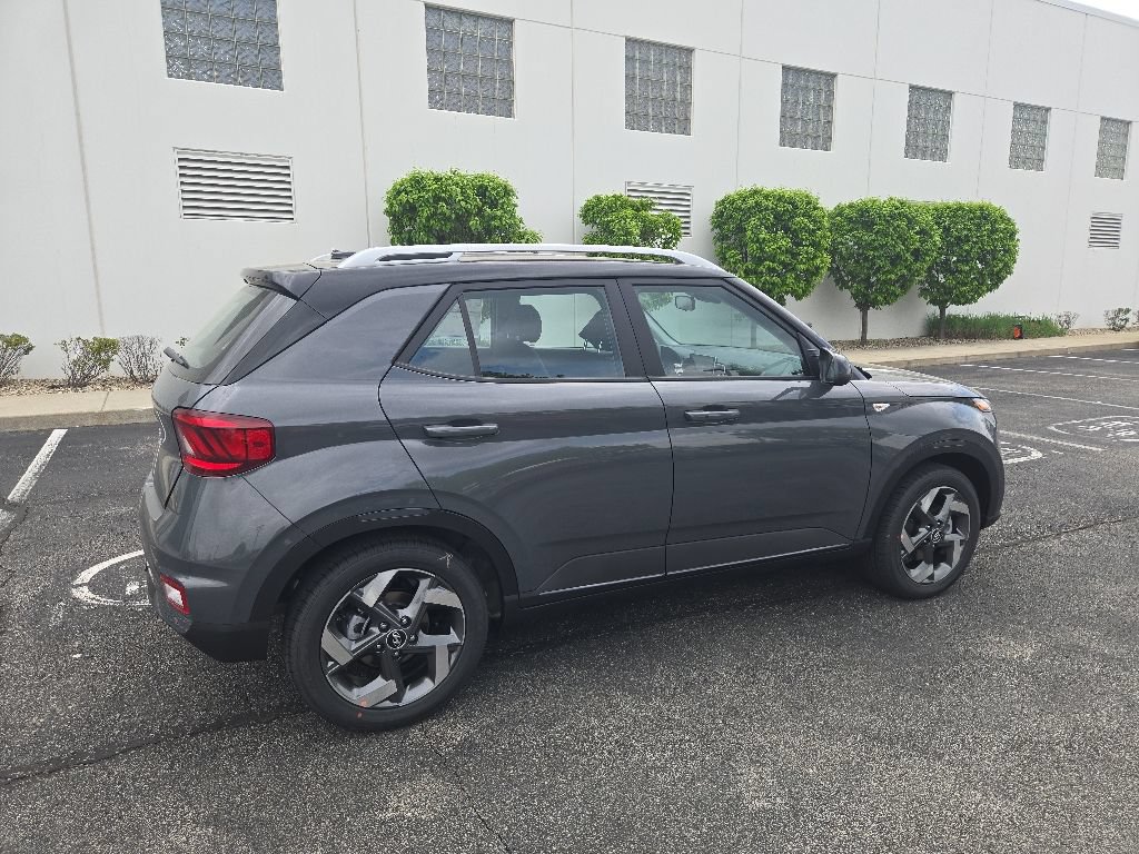 New 2026 Hyundai Venue SEL FWD image 8