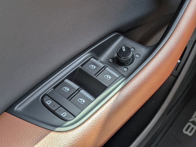 Used 2020 Audi Q8 Premium Plus w/ Premium Plus Package AWD/4WD image 25