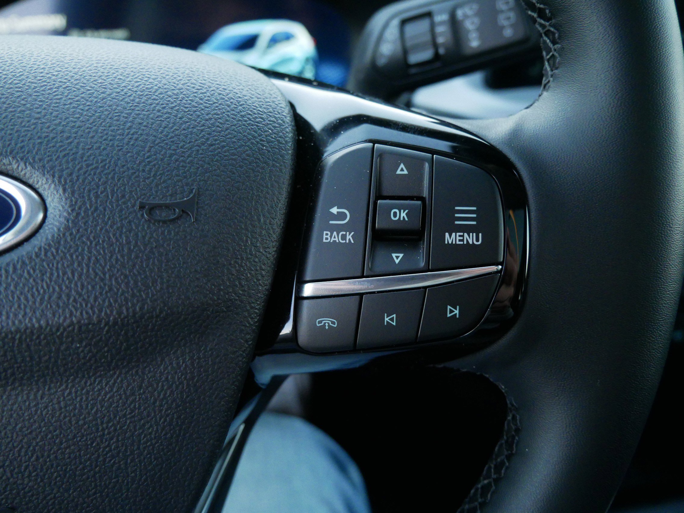 New 2025 Ford Escape PHEV w/ PHEV Premium Package image 29