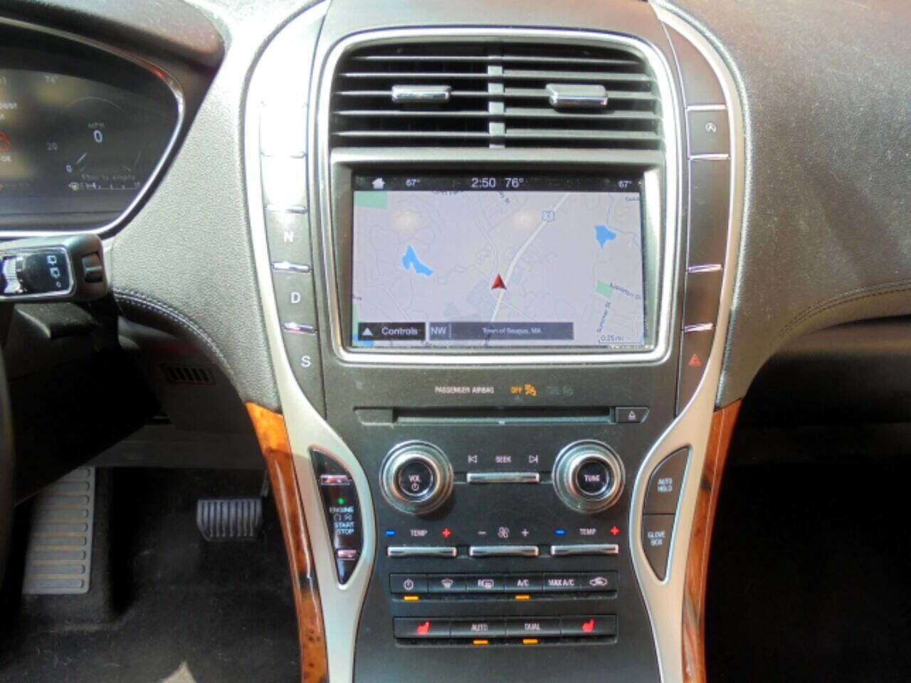 Used 2019 Lincoln Nautilus Select image 15