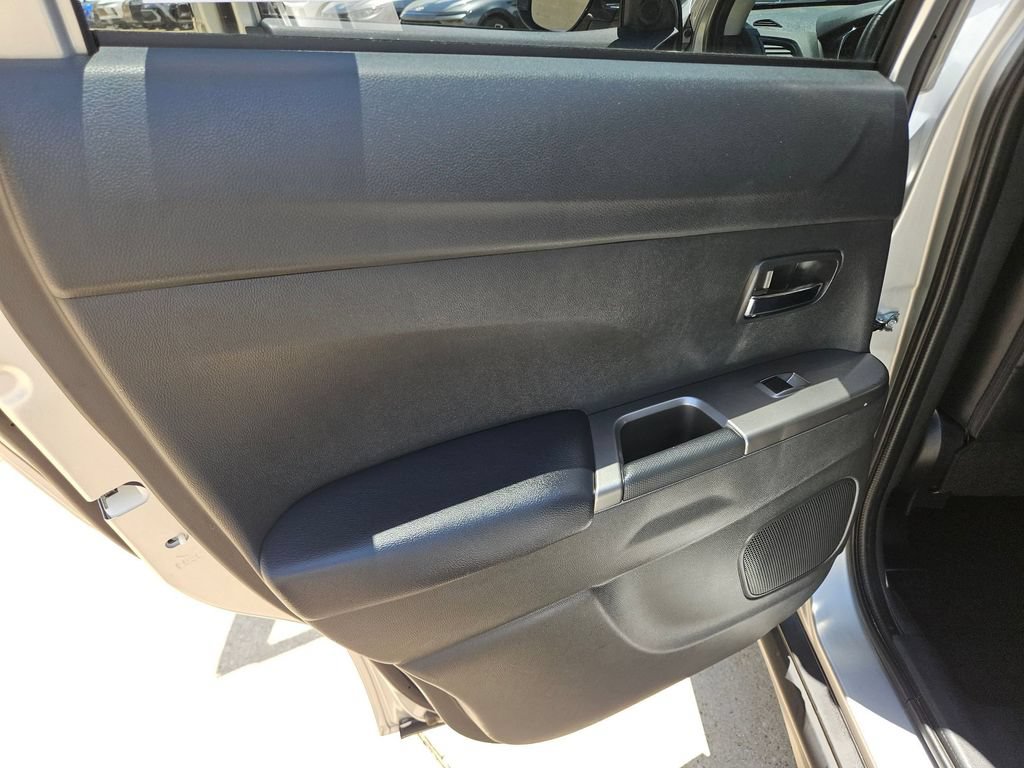 Used 2025 Mitsubishi Outlander Sport SE AWD/4WD image 28