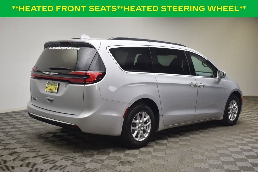 Used 2022 Chrysler Pacifica Touring-L image 8