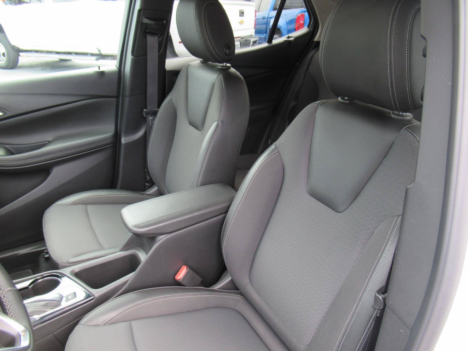 Used 2025 Buick Encore GX Preferred FWD image 18
