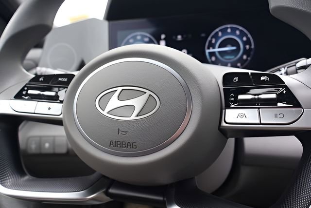 Used 2024 Hyundai Elantra SEL FWD image 18