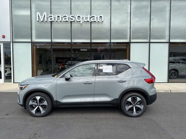 Certified 2025 Volvo XC40 B5 Plus AWD/4WD video 2