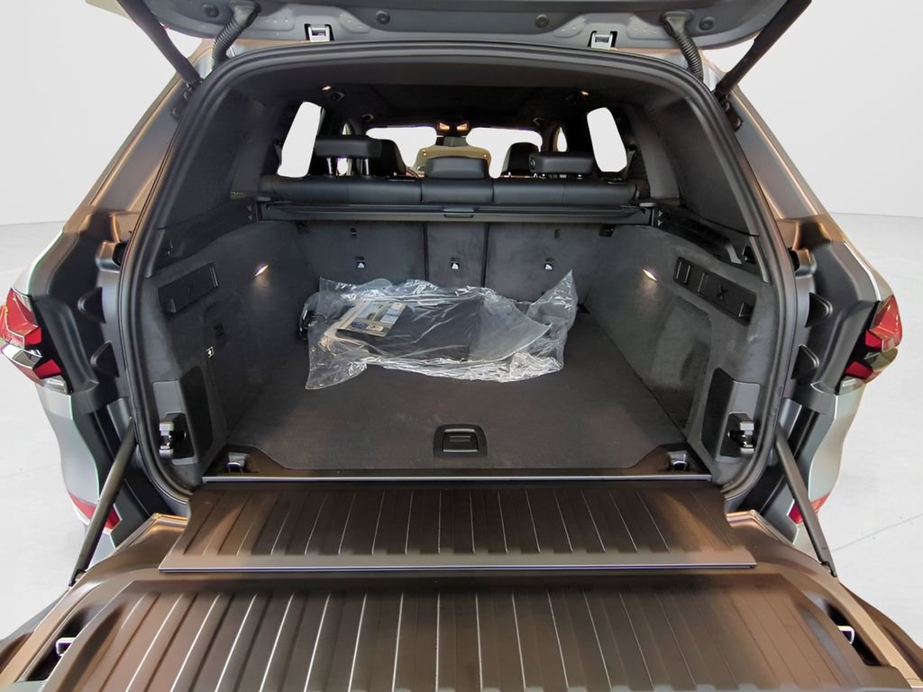 New 2026 BMW X5 xDrive40i w/ M Sport Package image 13