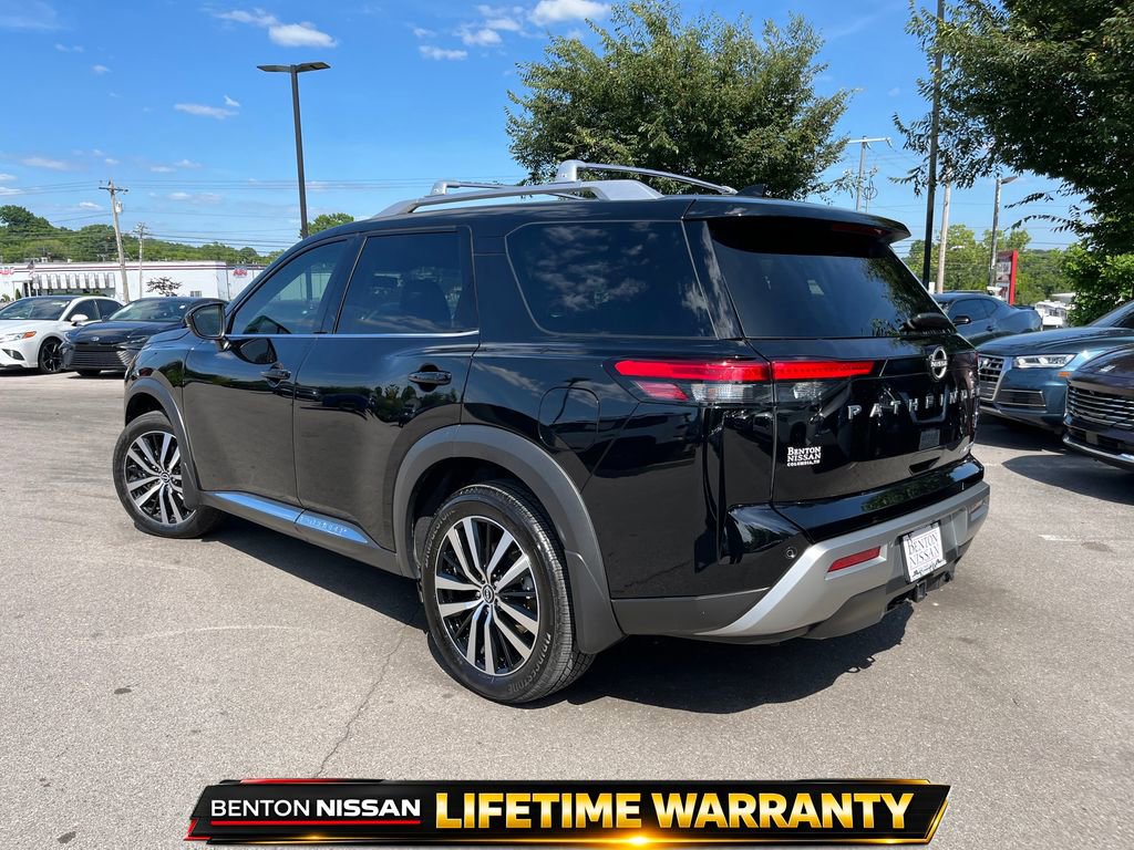 Used 2024 Nissan Pathfinder Platinum w/ Cargo Package FWD image 6