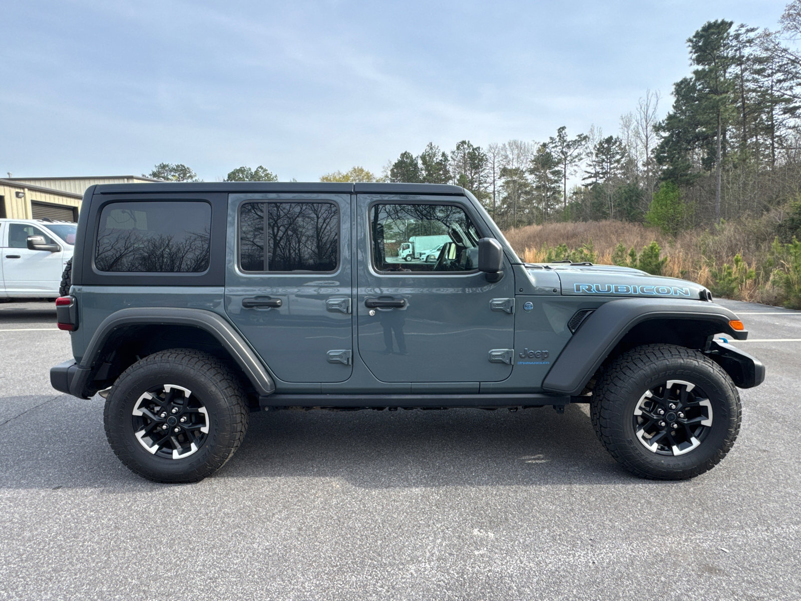 Used 2025 Jeep Wrangler Unlimited Rubicon 4xe image 4