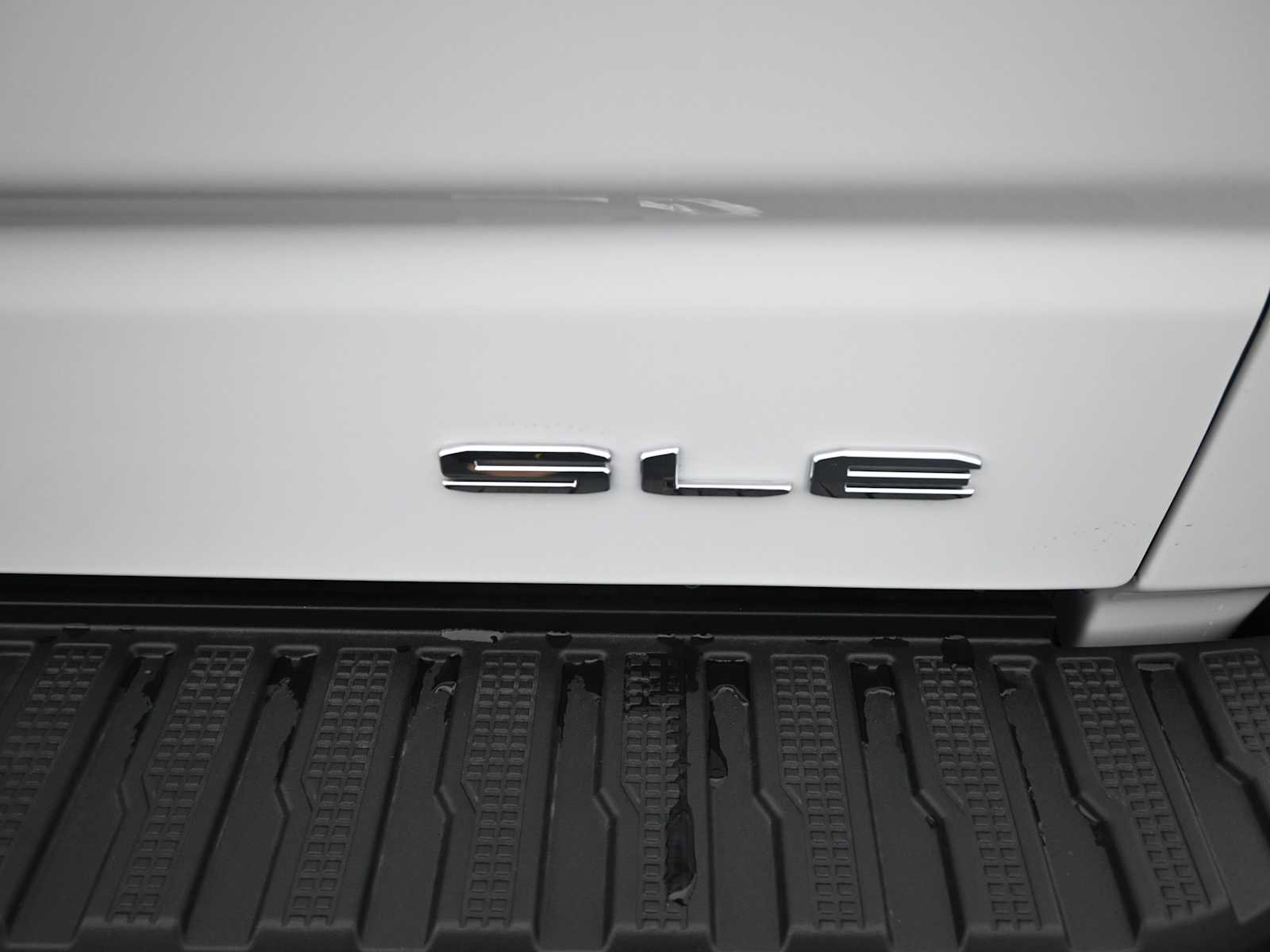 New 2026 GMC Sierra 1500 SLE image 25