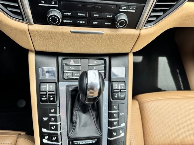 Used 2017 Porsche Macan S AWD/4WD image 40