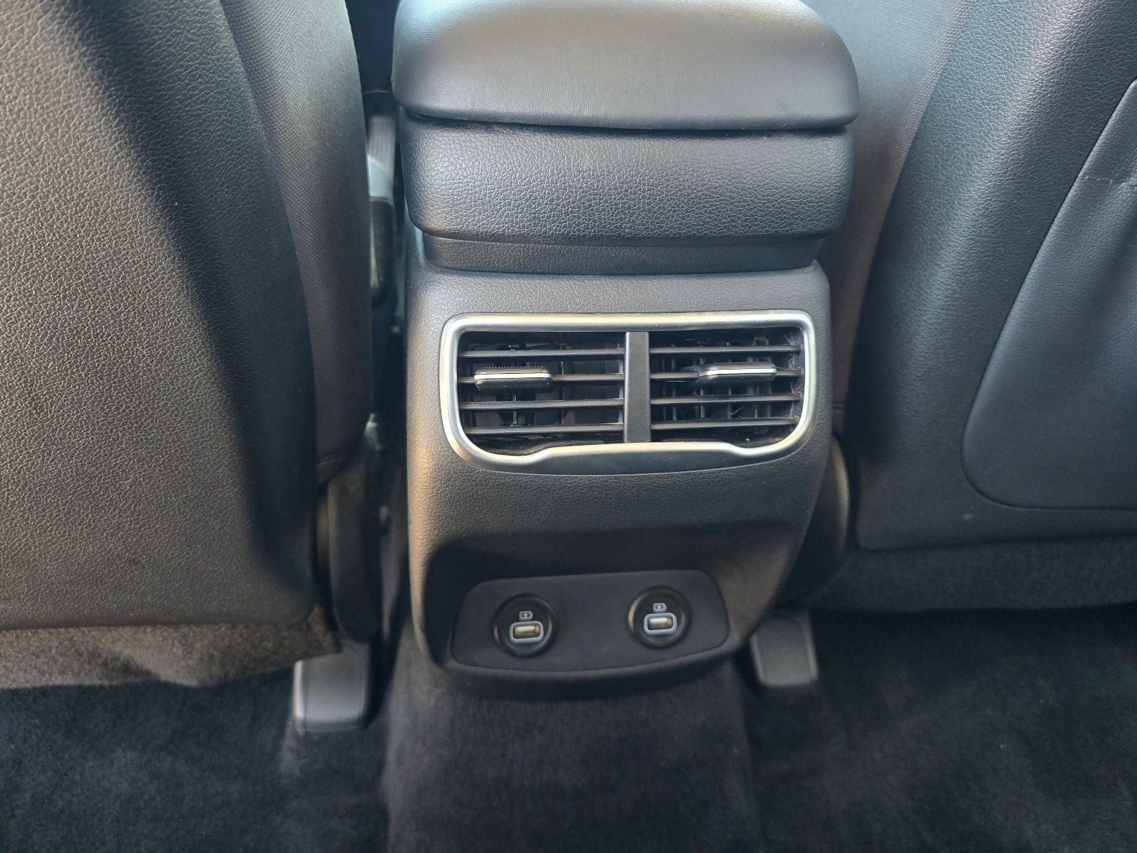 Used 2022 Hyundai Santa Fe SEL FWD image 24