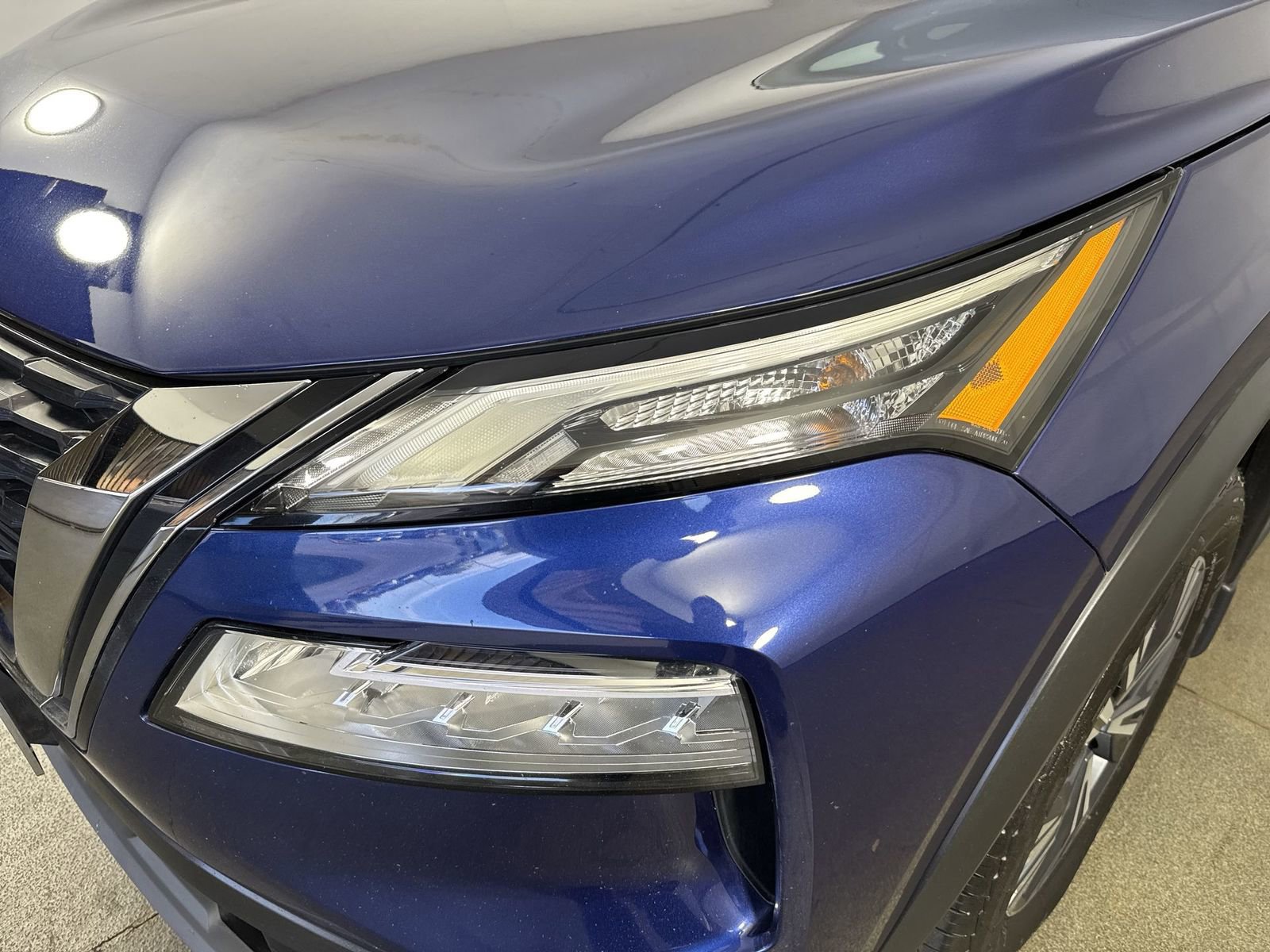 Used 2022 Nissan Rogue SV image 27