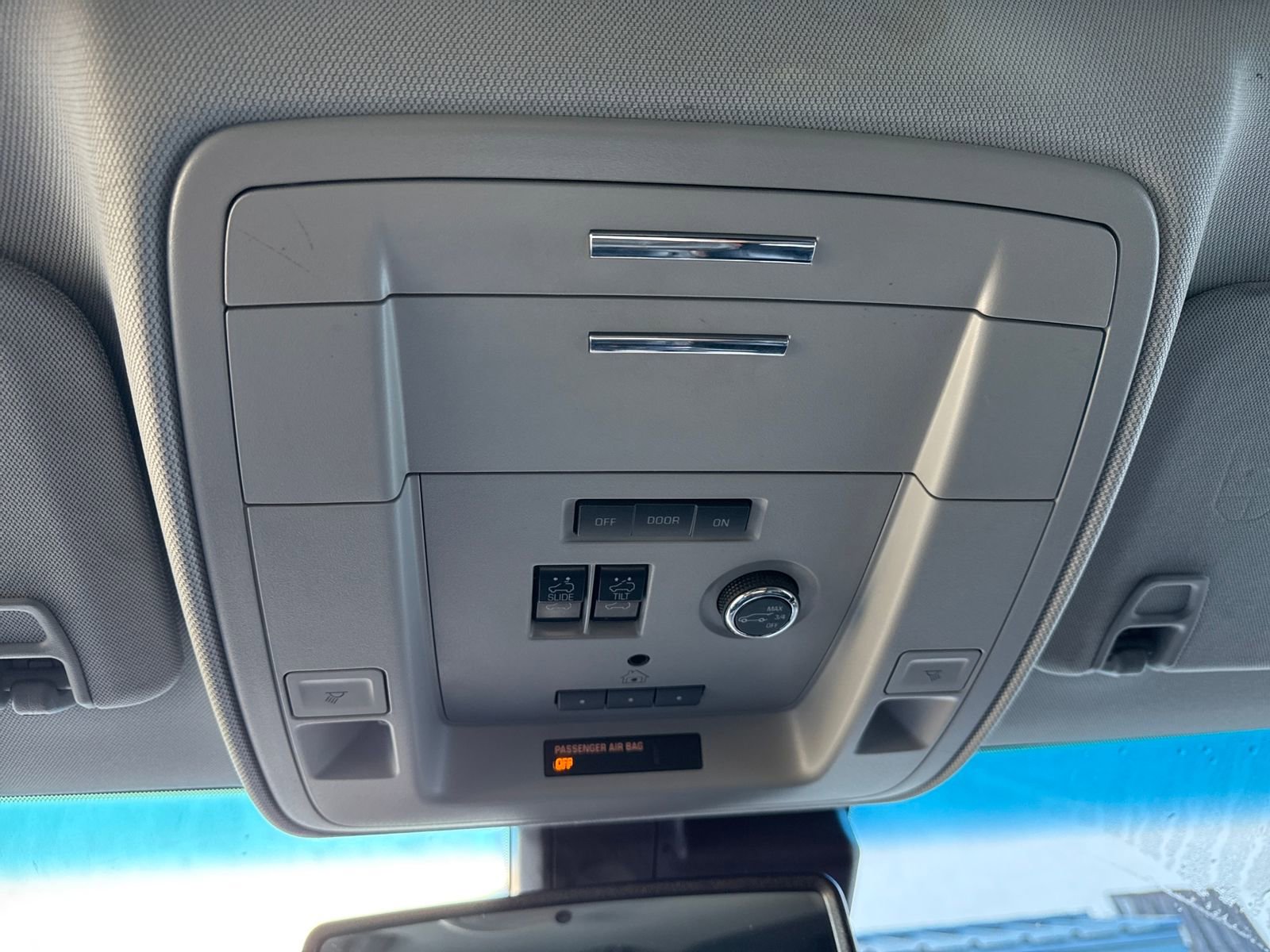 Used 2018 Chevrolet Tahoe Premier image 21