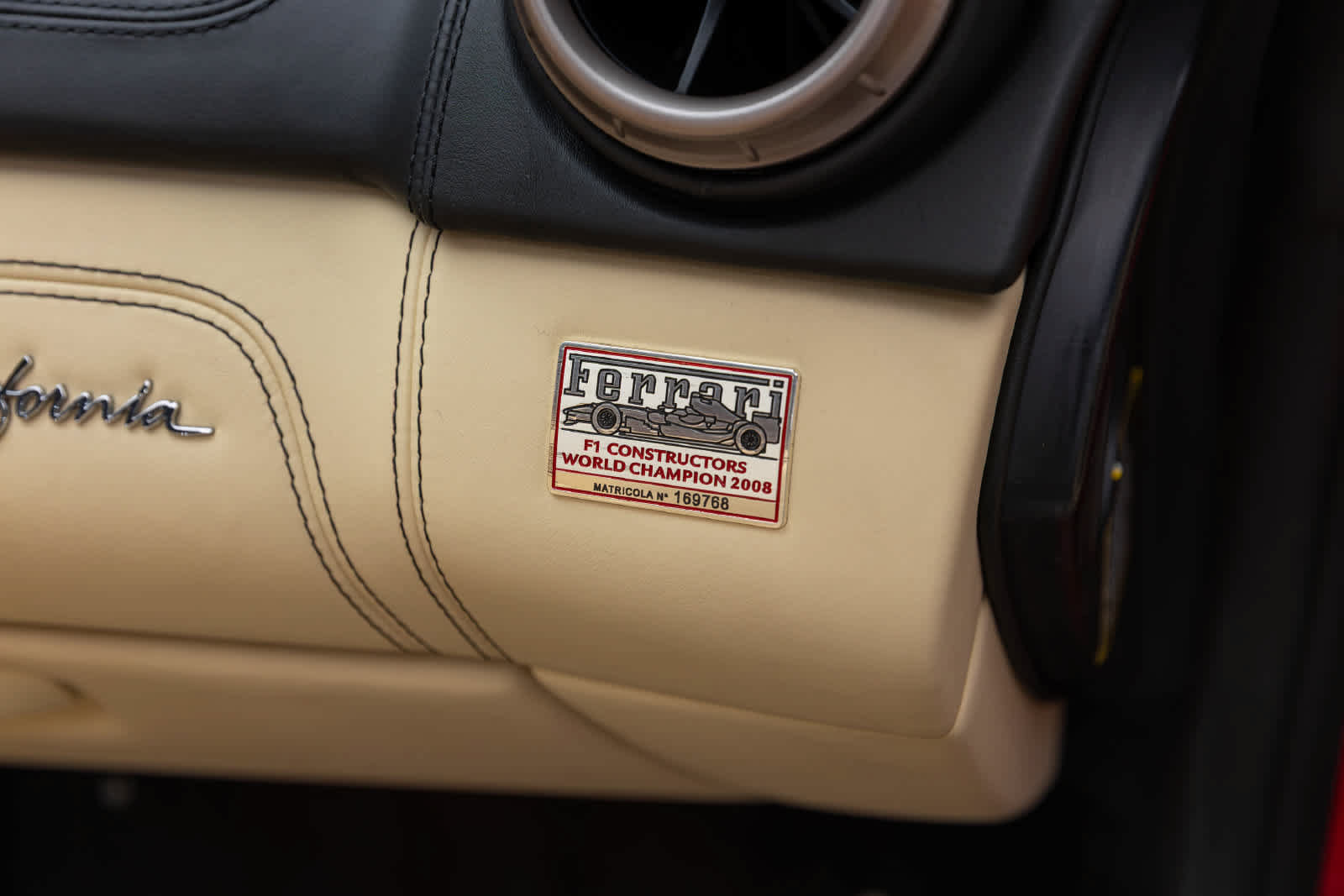 Used 2010 Ferrari California RWD image 46