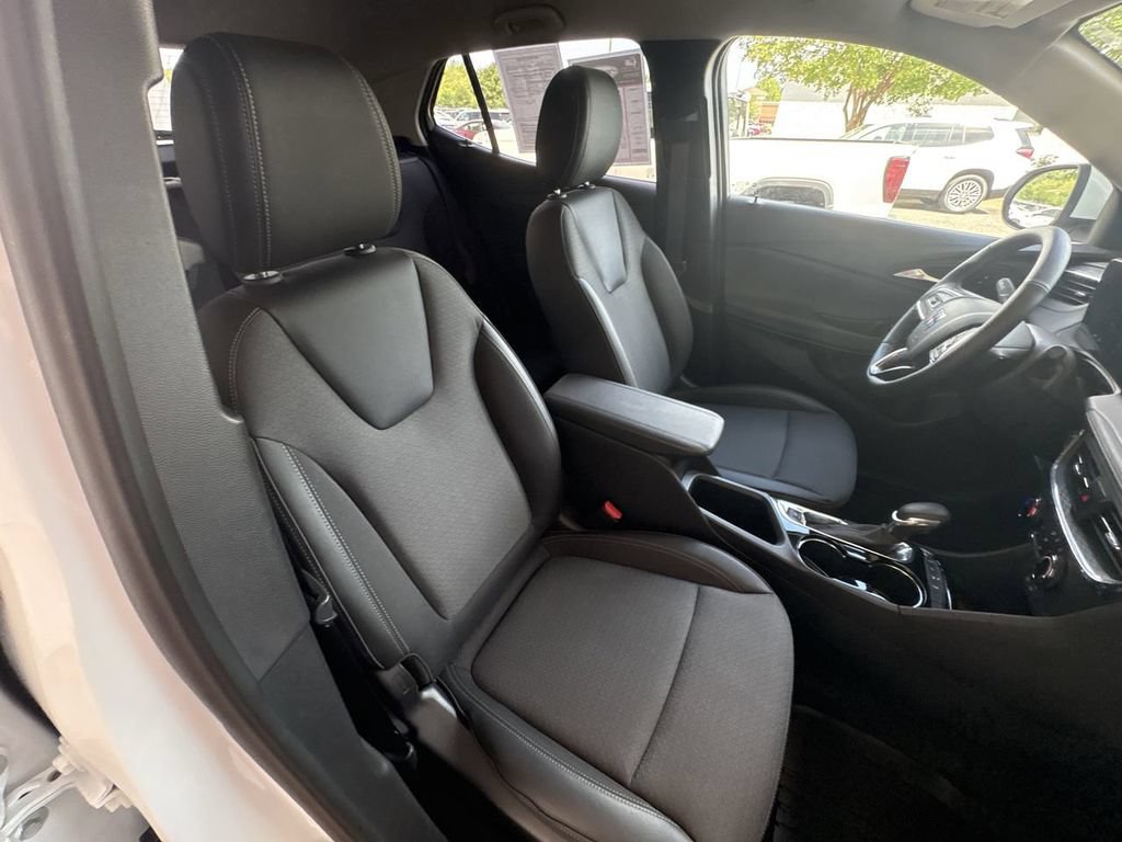 Certified 2025 Buick Encore GX Preferred w/ Comfort Package AWD/4WD image 27