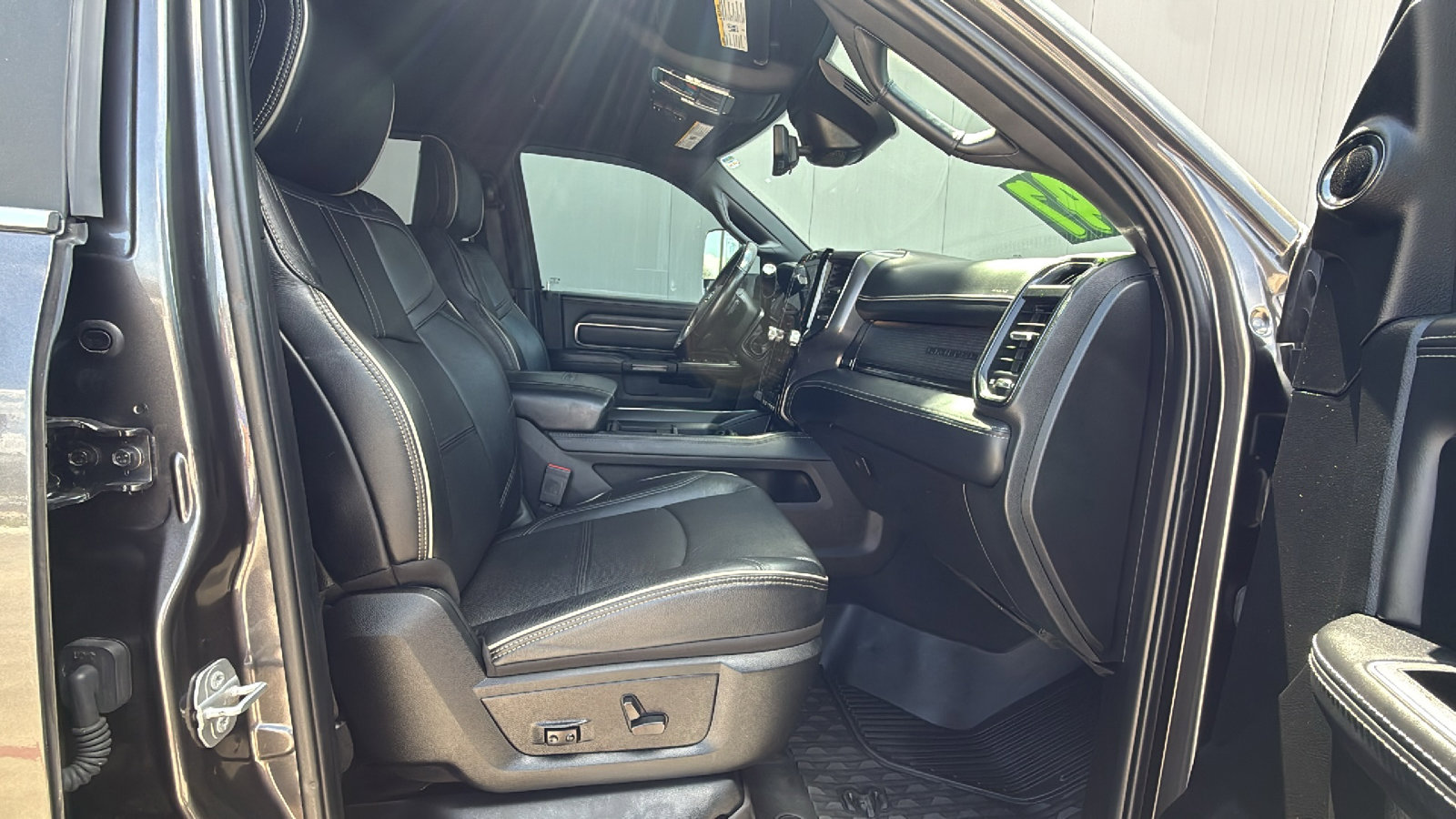 Certified 2022 RAM 2500 Limited image 27