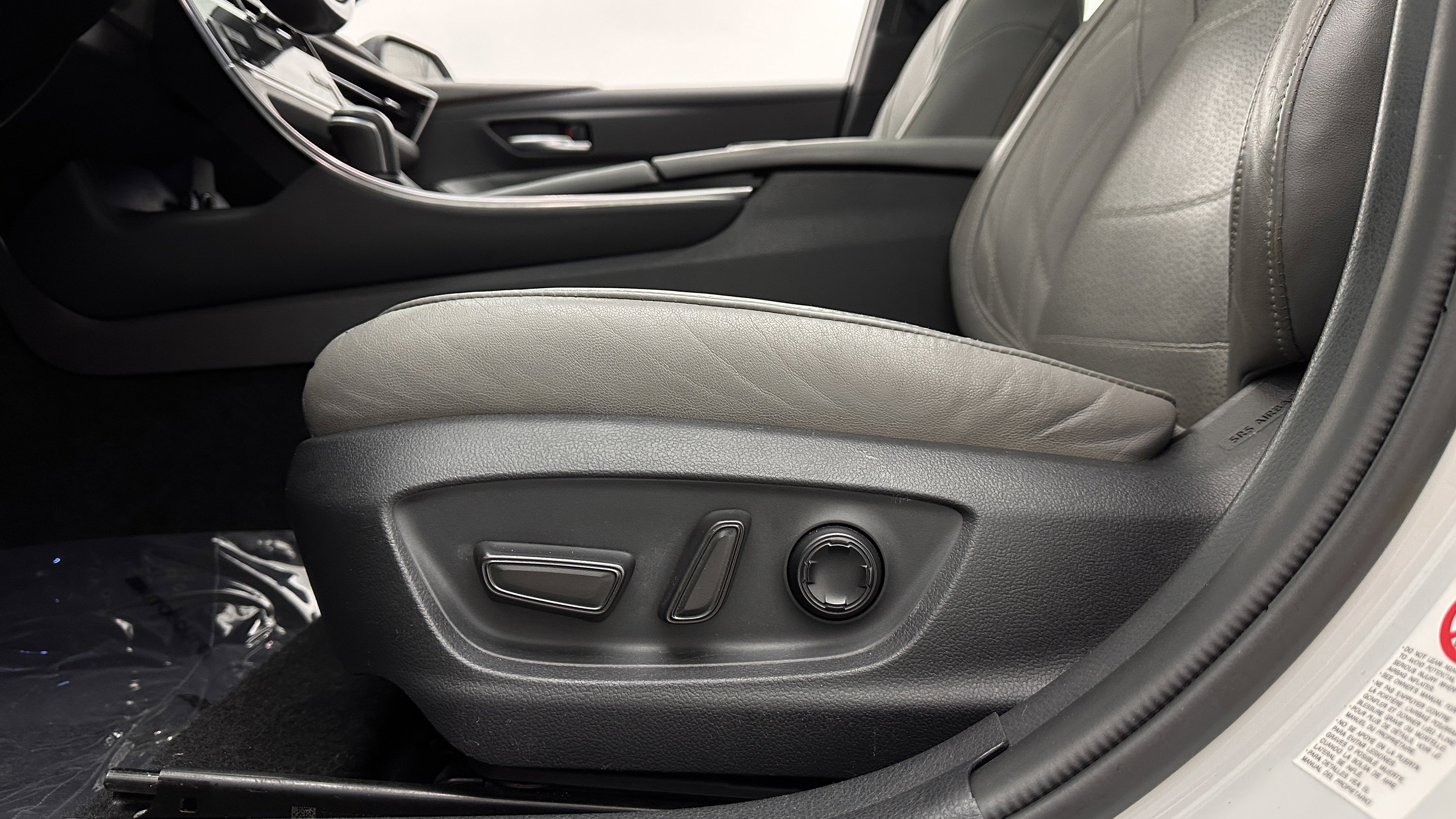 Used 2019 Toyota Avalon Limited w/ All Weather Liner Package image 15