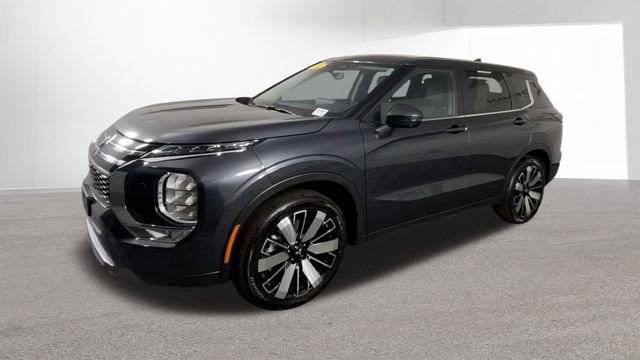 Used 2025 Mitsubishi Outlander SE image 5