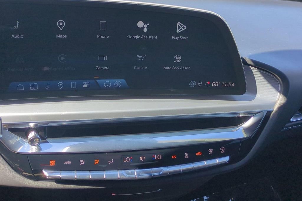 Certified 2024 Cadillac Lyriq Luxury image 12