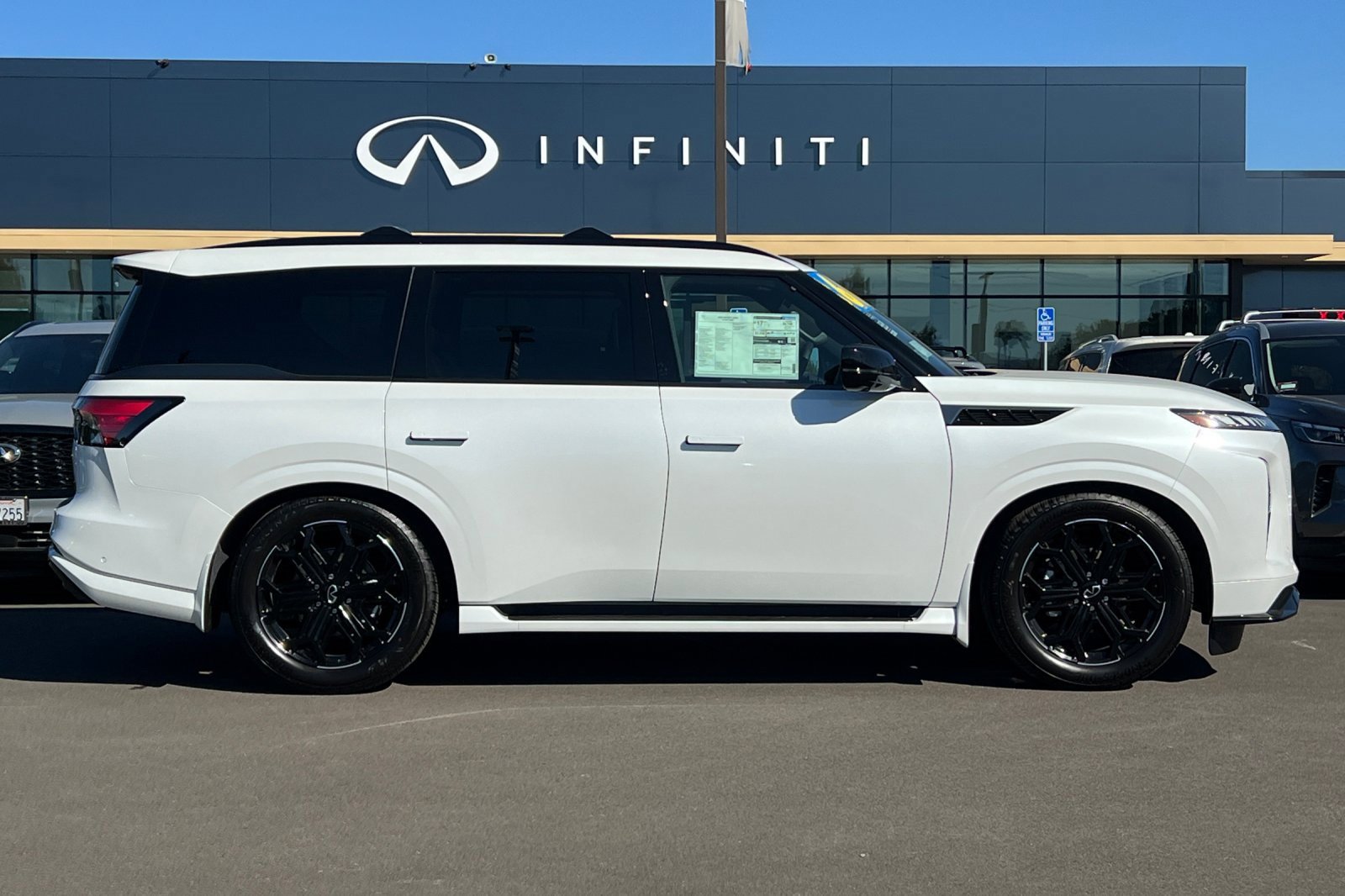 New 2026 INFINITI QX80 4WD image 6