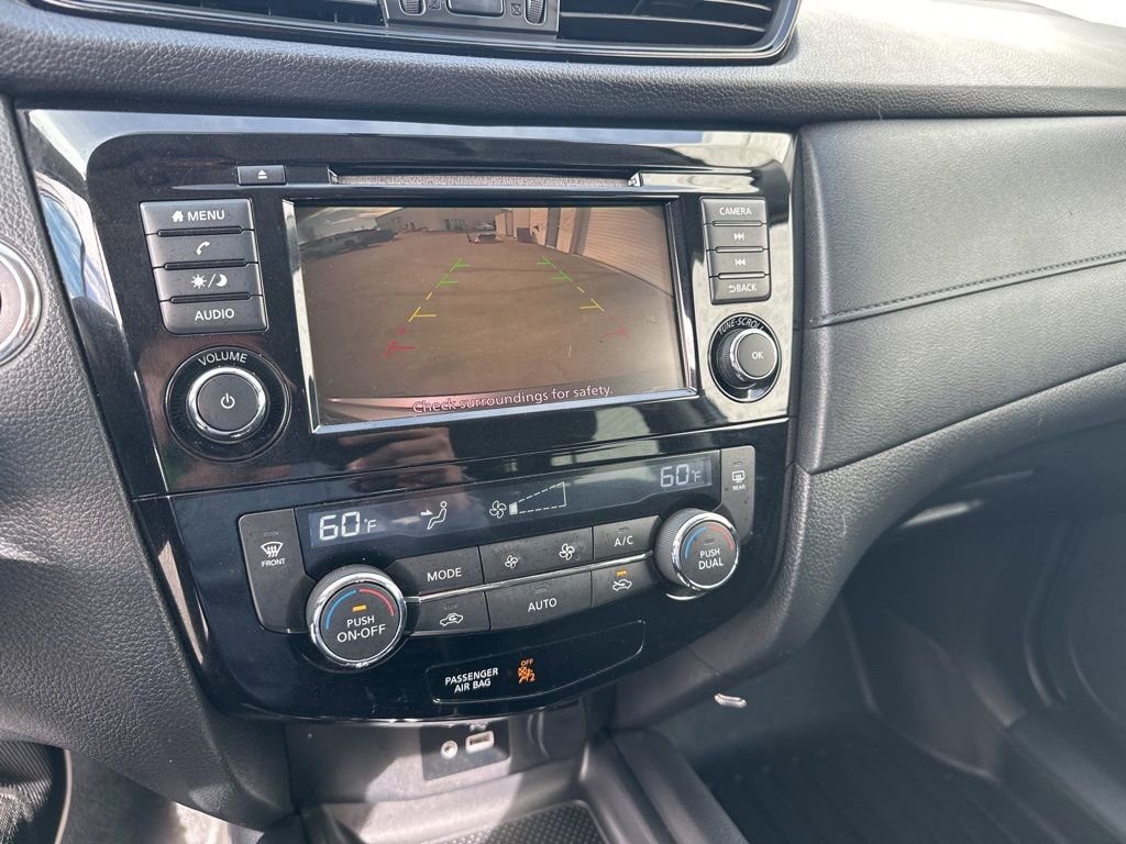 Used 2018 Nissan Rogue SV image 17