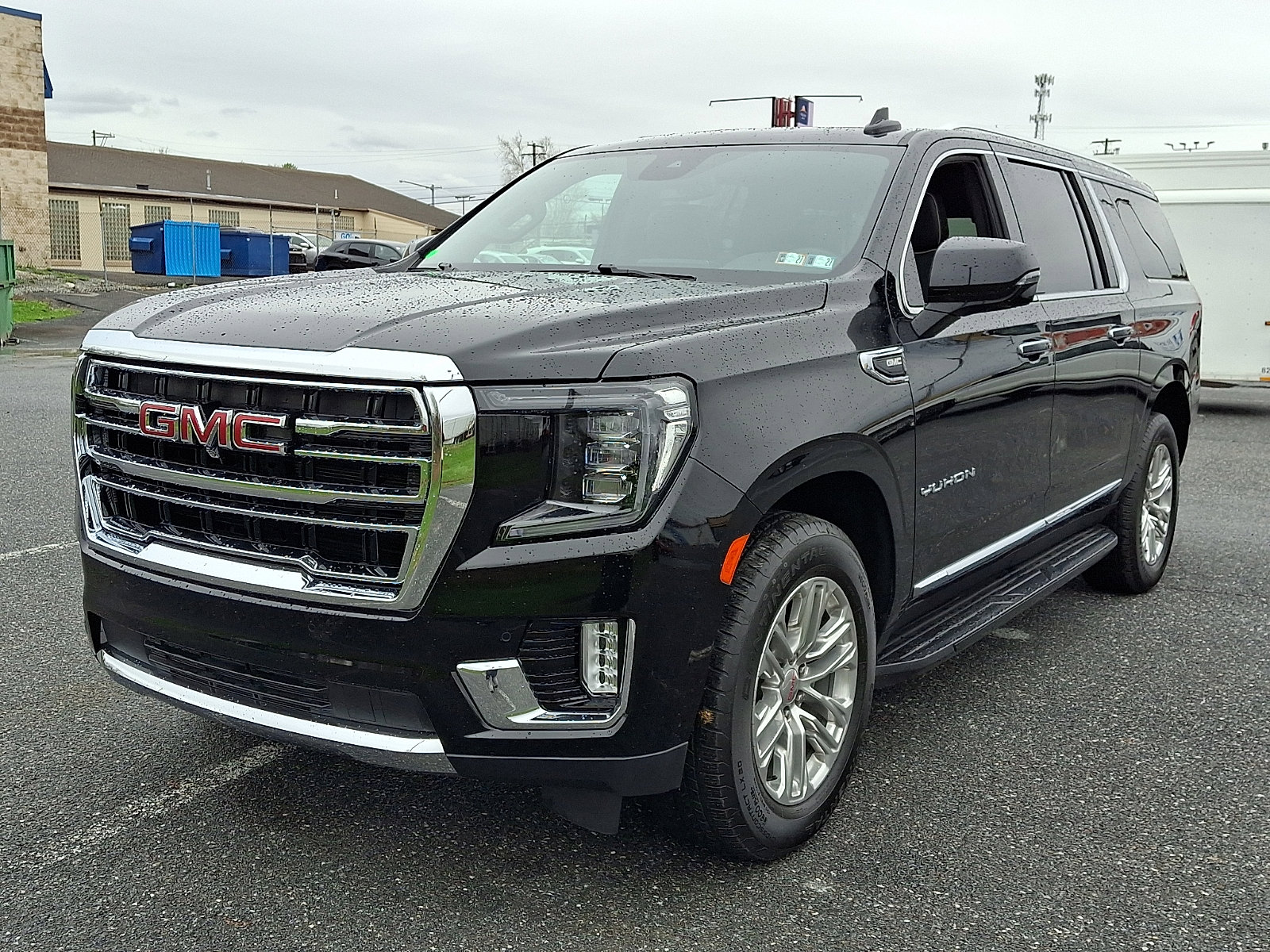 Certified 2023 GMC Yukon XL SLT w/ SLT Premium Package image 3