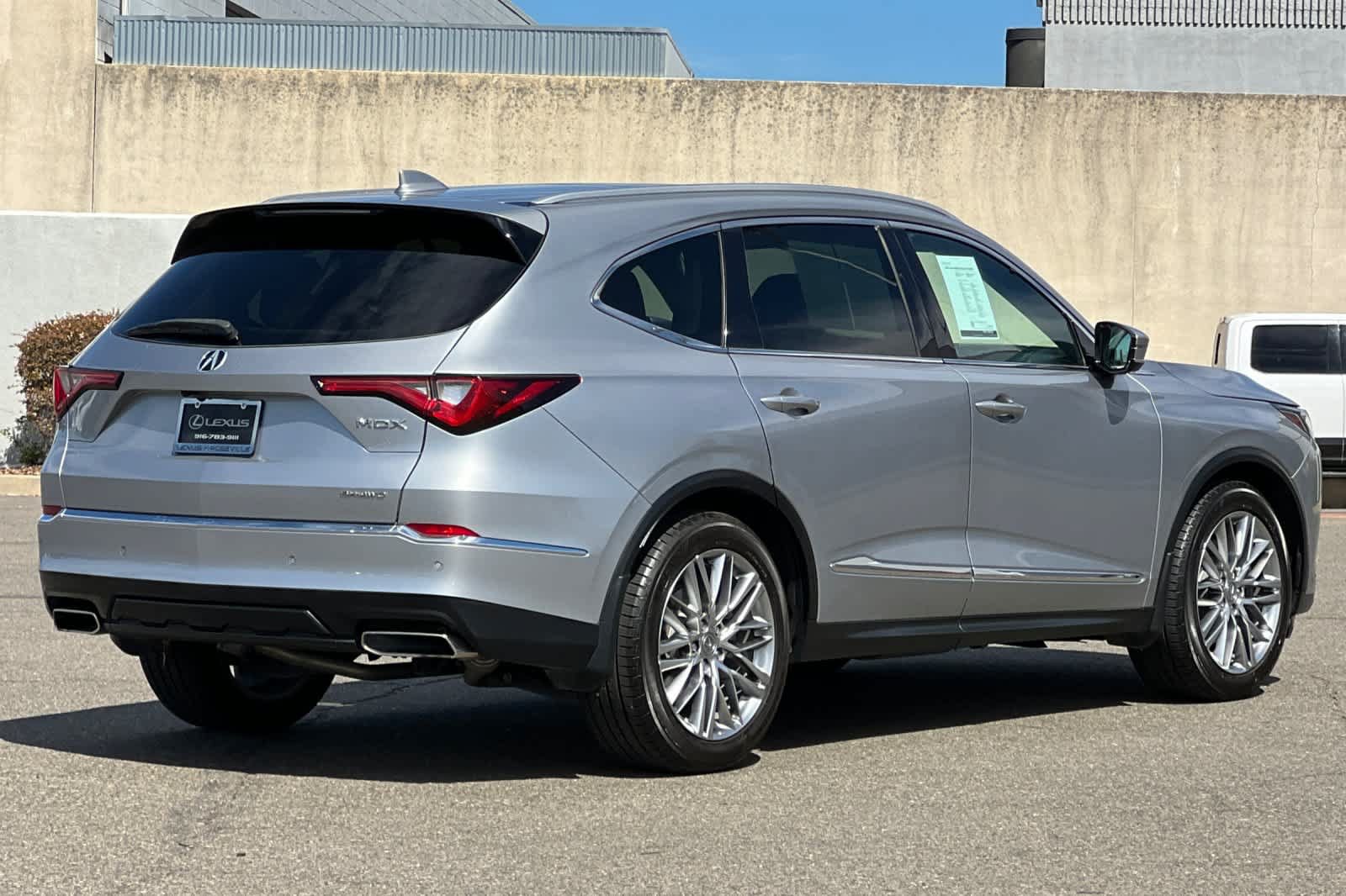 Used 2023 Acura MDX w/ Advance Package AWD/4WD image 2