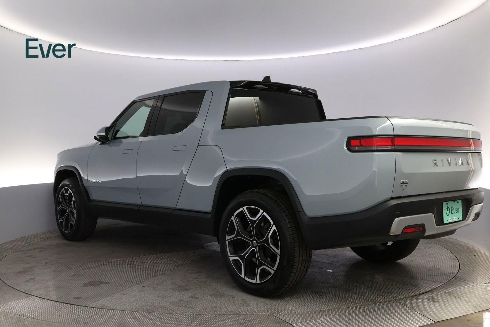 Used 2024 Rivian R1T Adventure image 17
