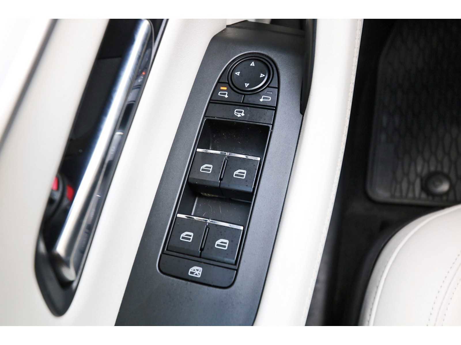 Certified 2025 MAZDA CX-90 3.3 Turbo S w/ Premium Package image 22
