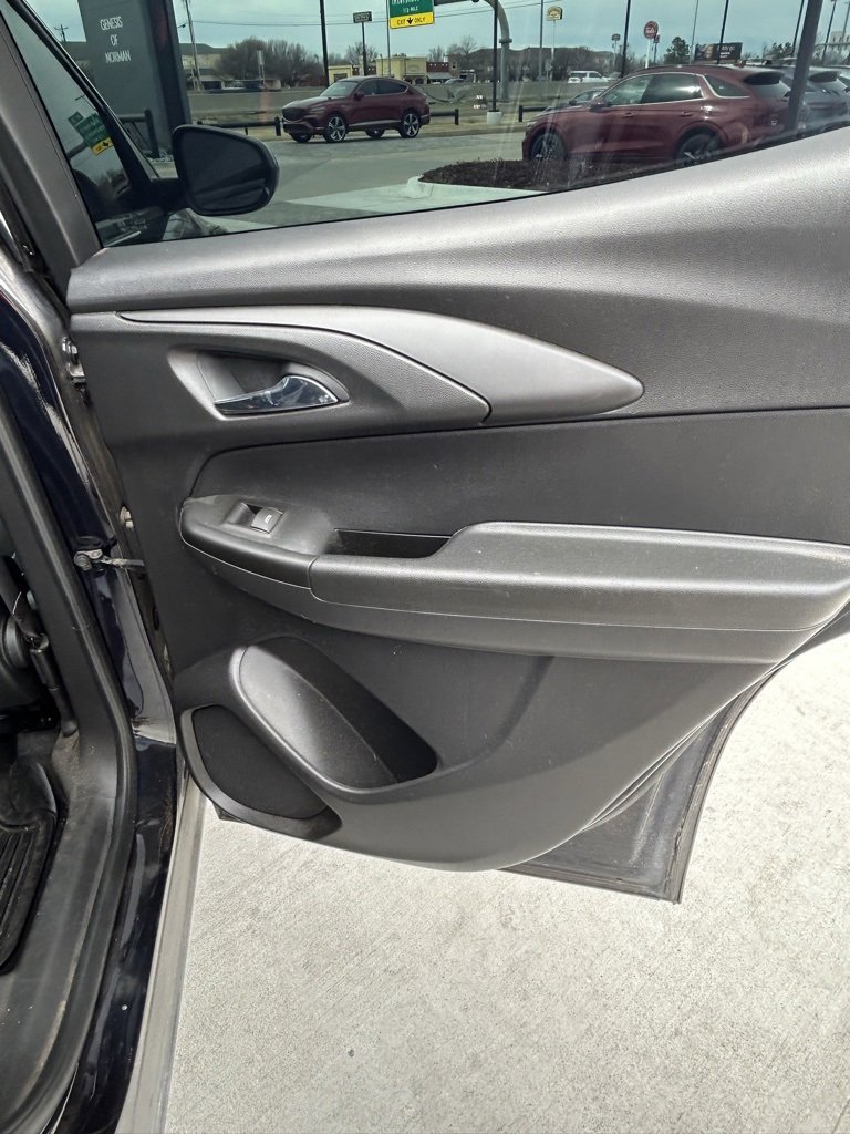 Used 2021 Chevrolet TrailBlazer LT w/ Convenience Package image 13