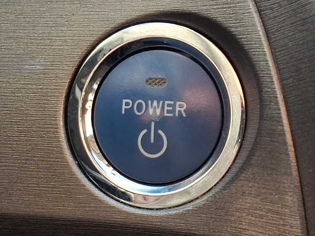 Used 2015 Toyota Prius Three FWD image 23