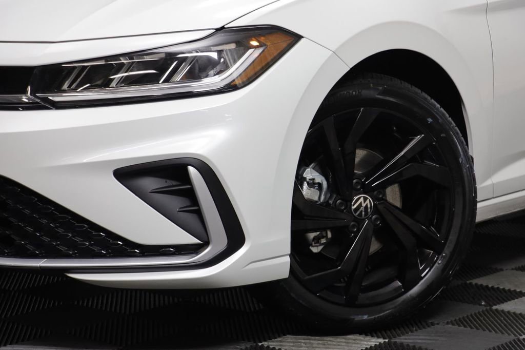New 2026 Volkswagen Jetta SE FWD image 4
