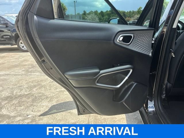 Used 2020 Kia Soul LX FWD image 30