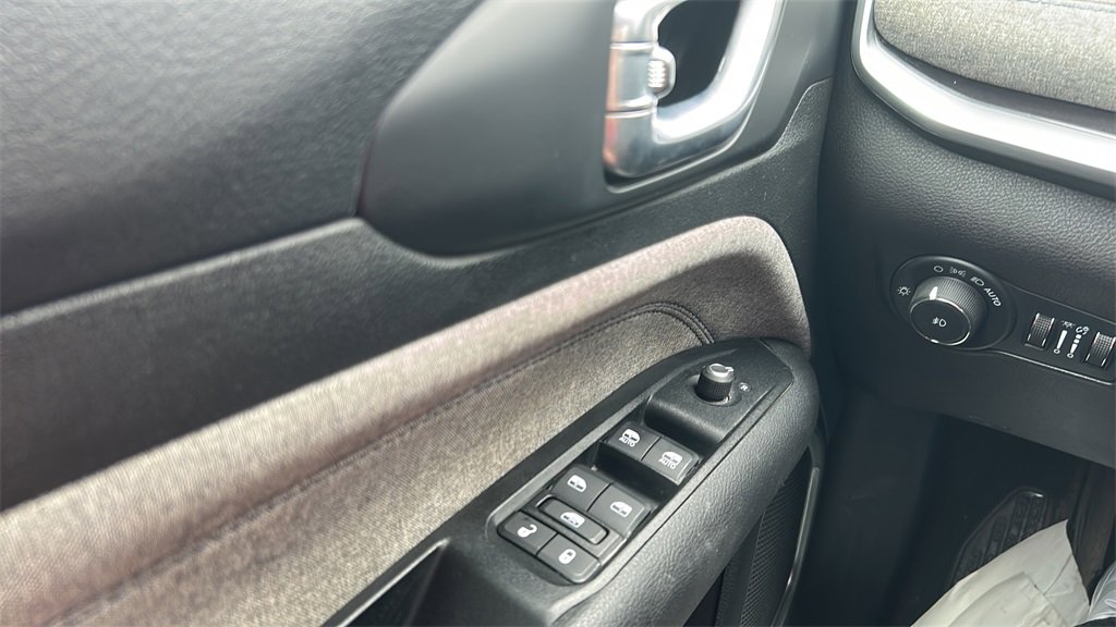 Used 2022 Jeep Compass Latitude w/ Convenience Group image 18