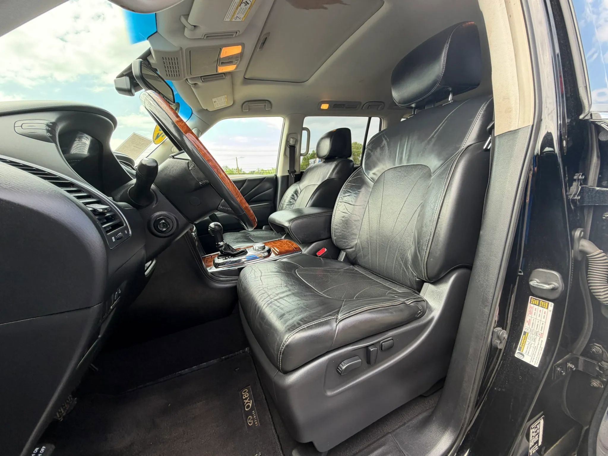 Used 2016 INFINITI QX80 4WD w/ Deluxe Technology Package image 24