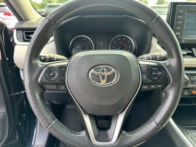 Used 2021 Toyota RAV4 XLE Premium AWD/4WD image 16