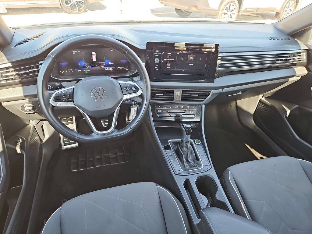 Used 2025 Volkswagen Jetta Sport FWD image 26