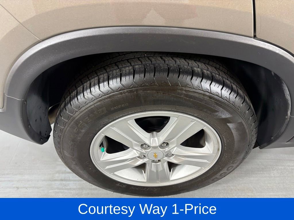 Used 2021 Chevrolet Trax LS w/ Tint and Cruise Package FWD image 13