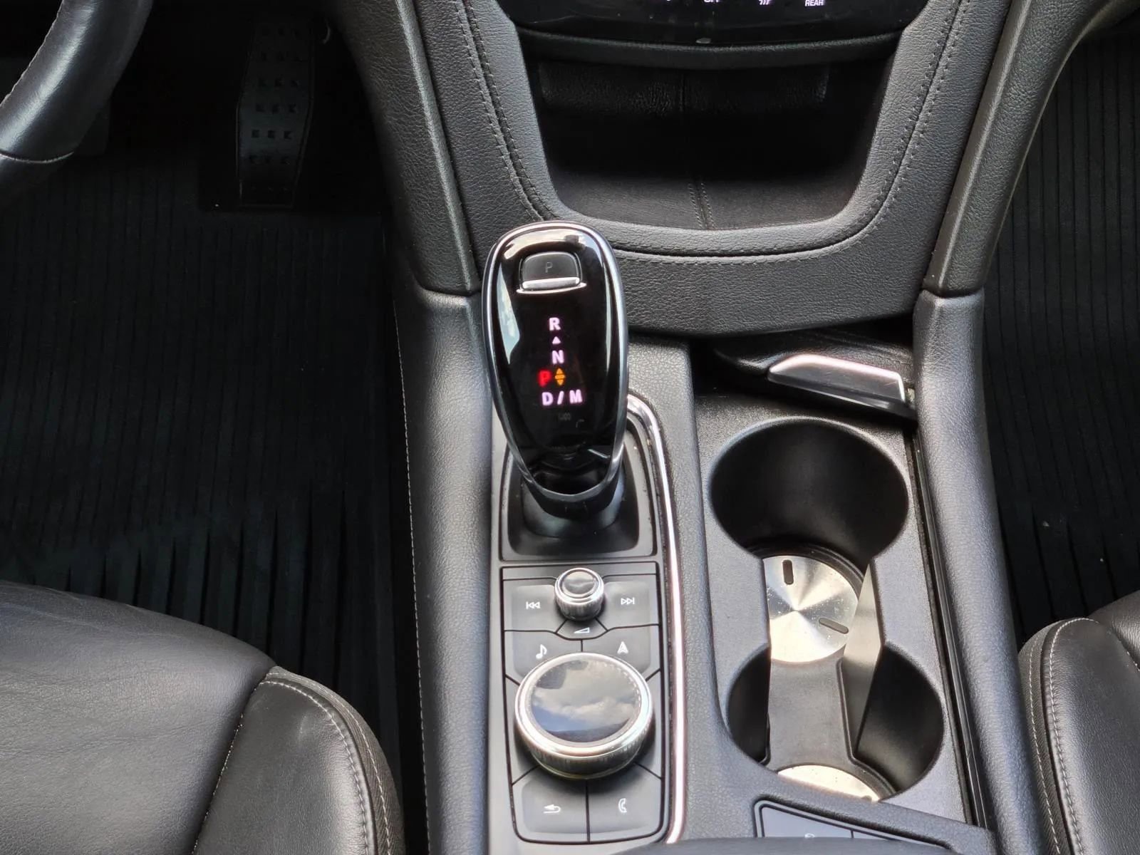 Used 2022 Cadillac XT6 Premium Luxury w/ Technology Package image 14