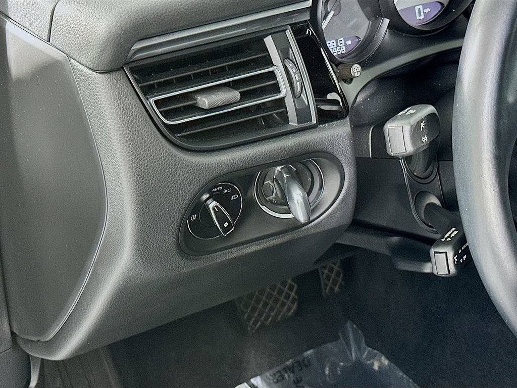 Certified 2022 Porsche Macan S AWD/4WD image 11