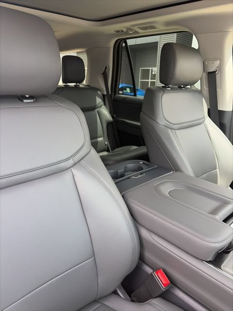 New 2026 Ford Expedition Active AWD/4WD image 21
