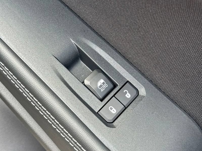 New 2026 Jeep Cherokee Laredo AWD/4WD image 17