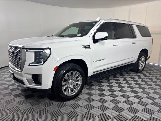 Used 2022 GMC Yukon XL Denali AWD/4WD image 34