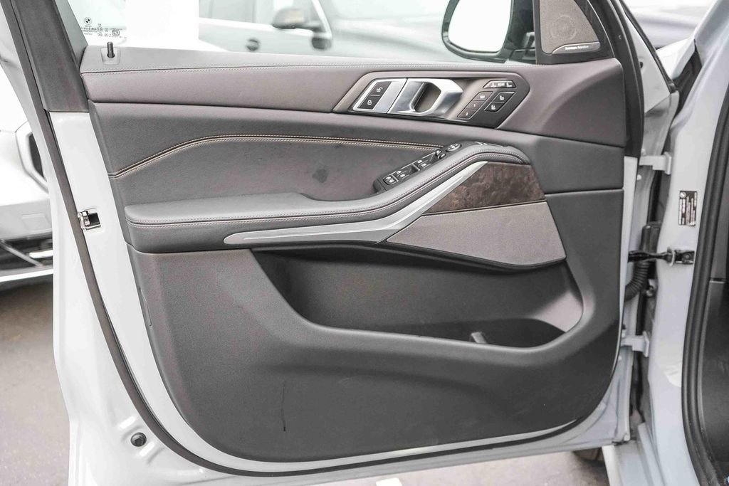 Used 2026 BMW X7 xDrive40i w/ Executive Package image 22