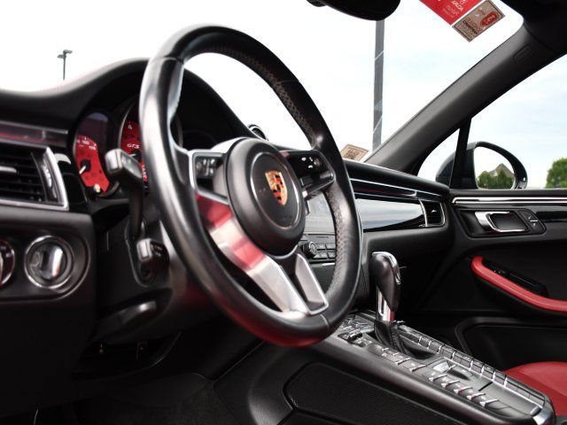 Used 2017 Porsche Macan GTS AWD/4WD image 13